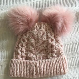 Like New - Gap Pom Pom beanie